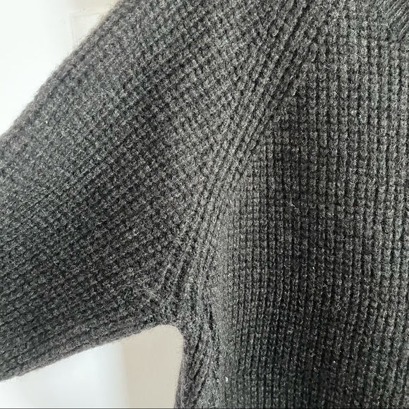 SOLD- VINCE CrewNeck Merino Wool Sweater - Picture 2 of 7